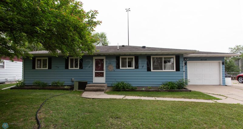2718 Brookdale Rd, Moorhead, MN 56560