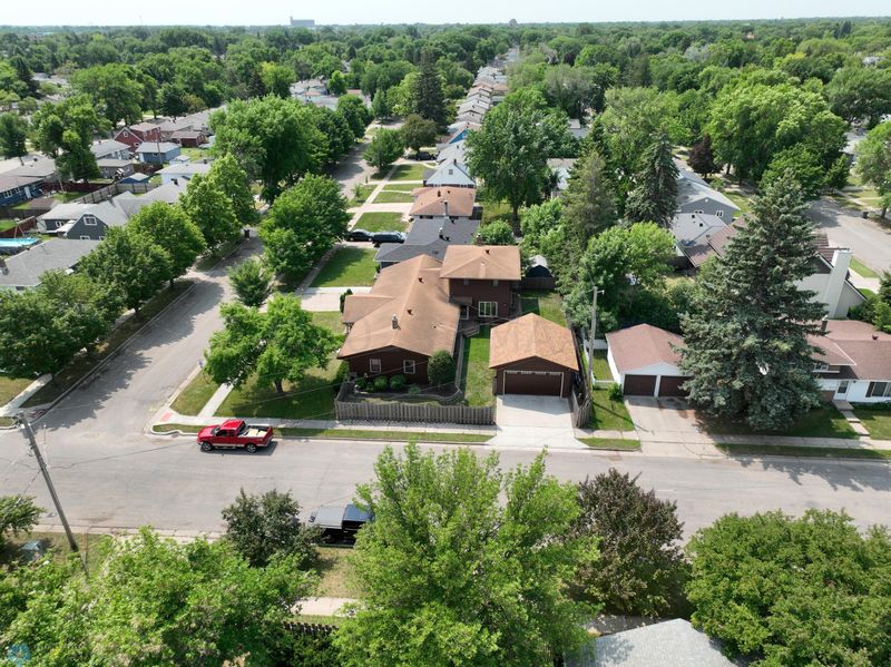 1239 15th 1/2 St N, Moorhead, MN 56560