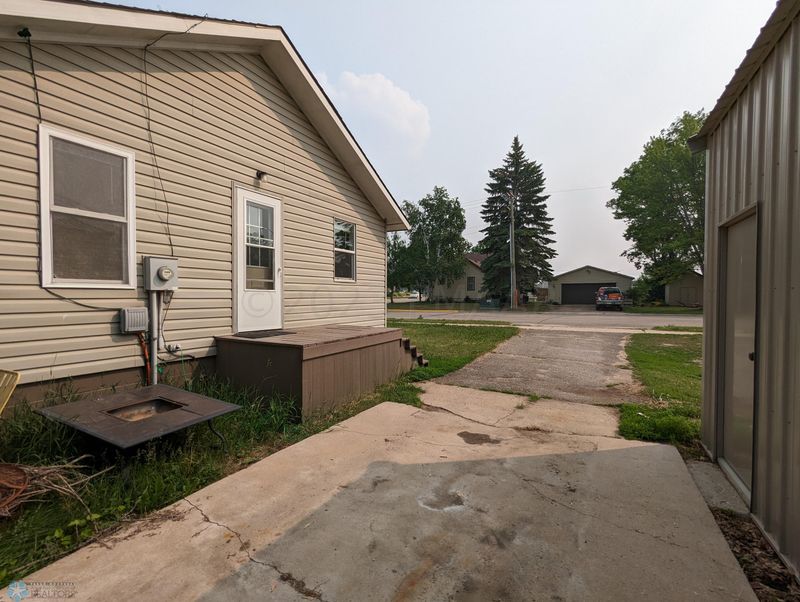 203 1st St NW, Wadena, MN 56482
