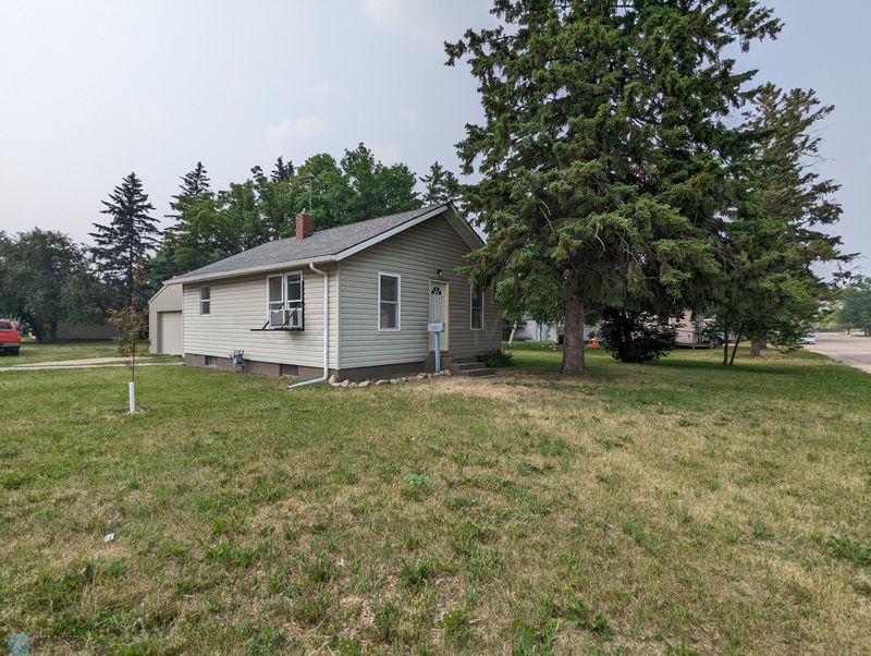 203 1st St NW, Wadena, MN 56482