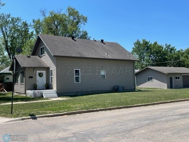 329 11 St N, Breckenridge, MN 56520