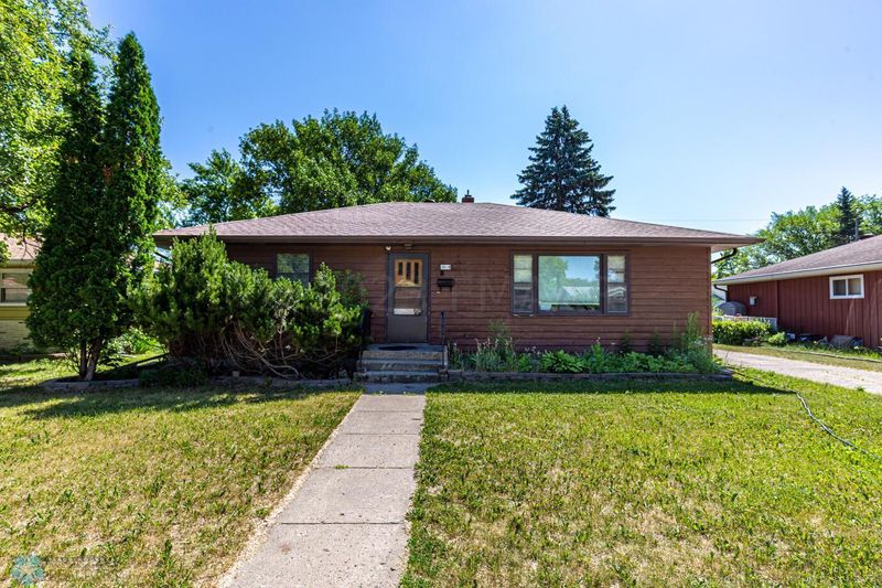 2018 7th St S, Moorhead, MN 56560