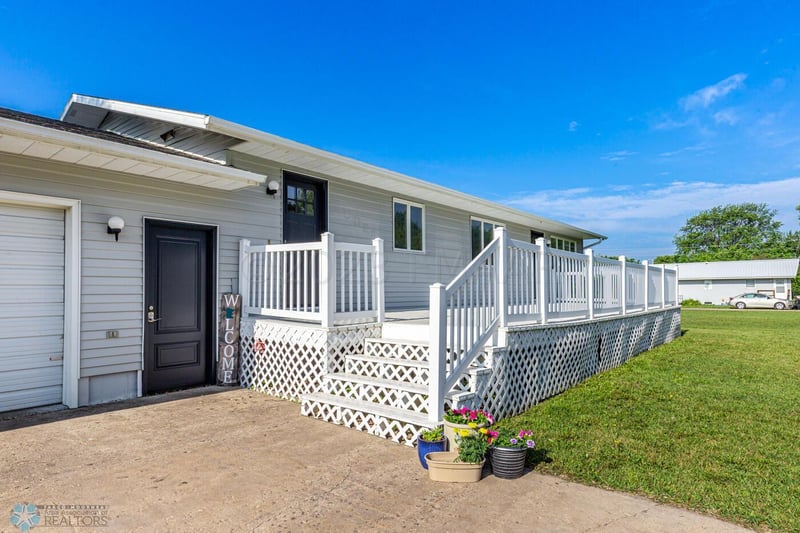 306 Park Dr, Shelly, MN 56581