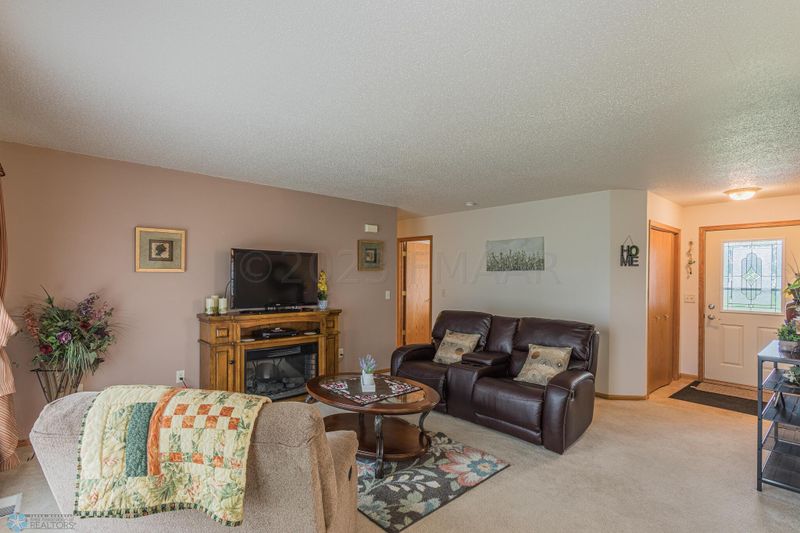 616 6th St NE, Perham, MN 56573