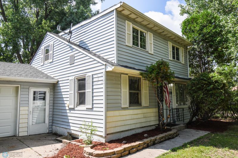 210 2 St NW, Dilworth, MN 56529