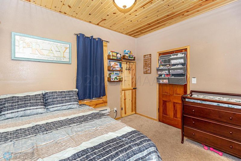 302 3rd St NW, Pelican Rapids, MN 56572