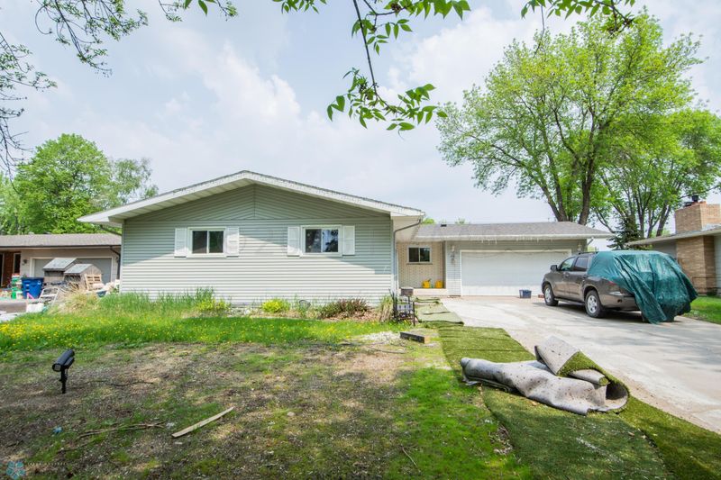 418 Dale Ave, Moorhead, MN 56560