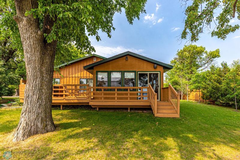 1125 Northshore Dr, Detroit Lakes, MN 56501