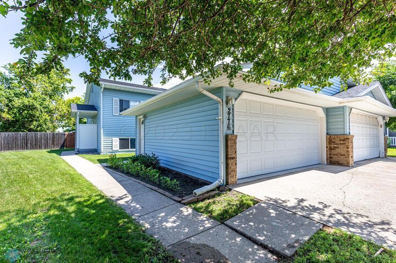 2776 26th Street Cir S, Moorhead, MN 56560