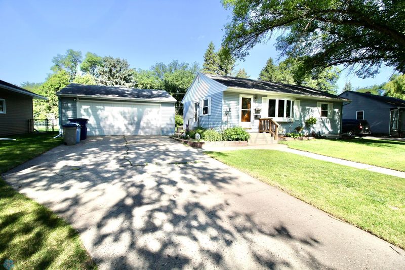 1511 13th St S, Moorhead, MN 56560