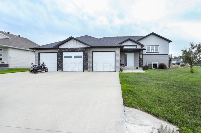 217 6th Ave W, Sabin, MN 56580