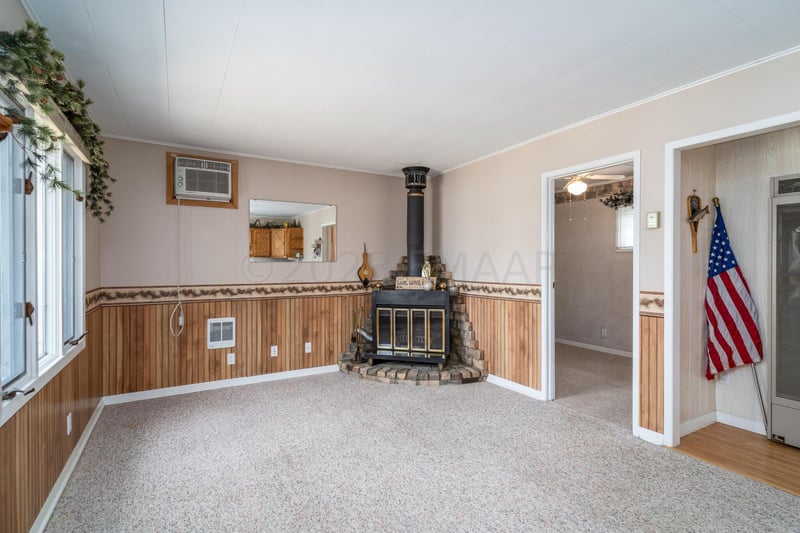 13952 Elmer Hanson Dr SE, Mentor, MN 56736