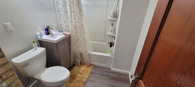 402 Dudrey Ct, Moorhead, MN 56560