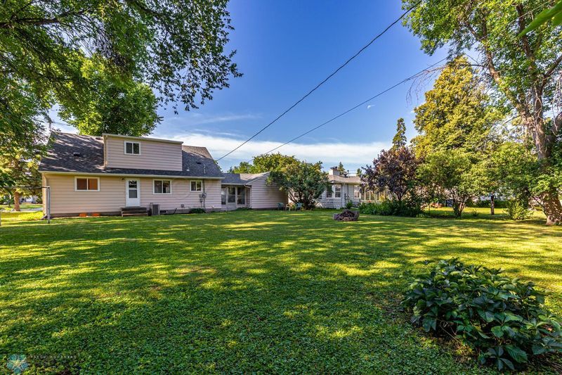 1320 10th Ave S, Moorhead, MN 56560
