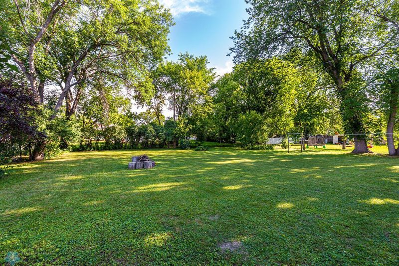 1320 10th Ave S, Moorhead, MN 56560