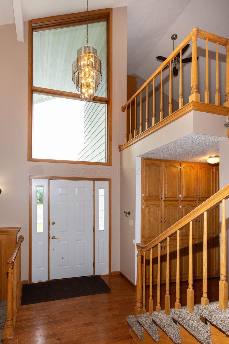 18 40th Ave Oak Cir S, Moorhead, MN 56560