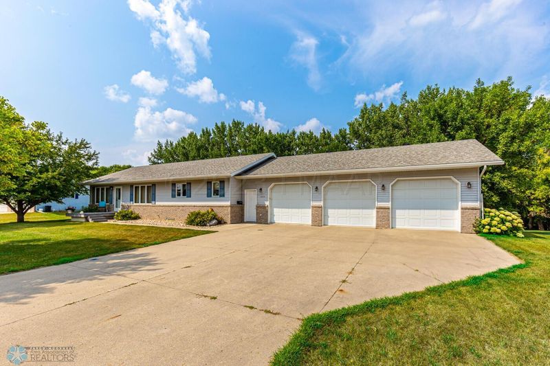 1404 Sunset Blvd, Hawley, MN 56549