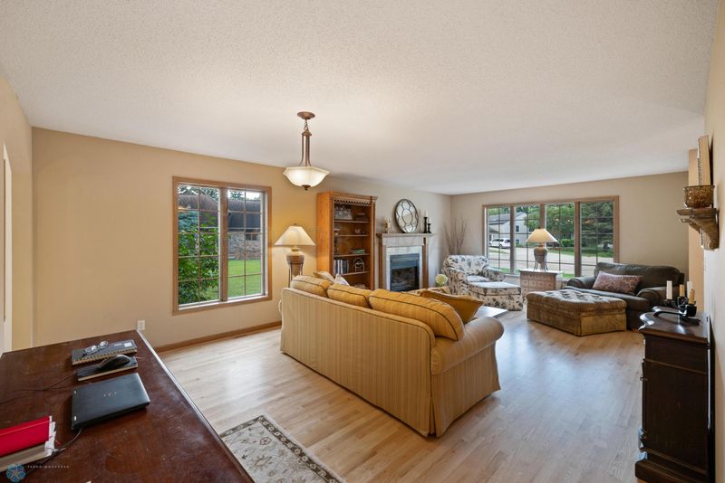 3210 Rivershore Dr S, Moorhead, MN 56560