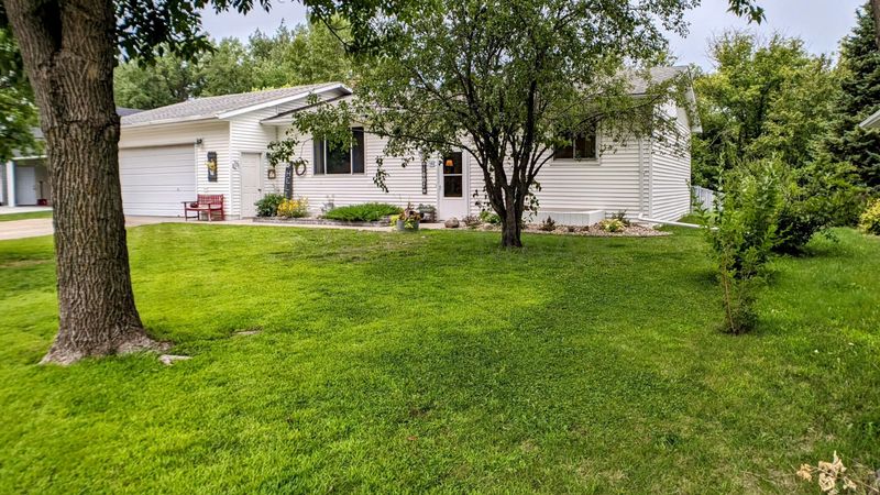 1007 5 St SE, Barnesville, MN 56514