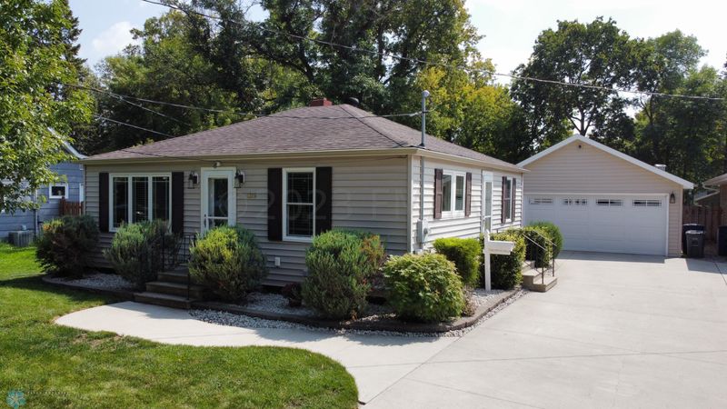 1319 5th Ave N, Moorhead, MN 56560