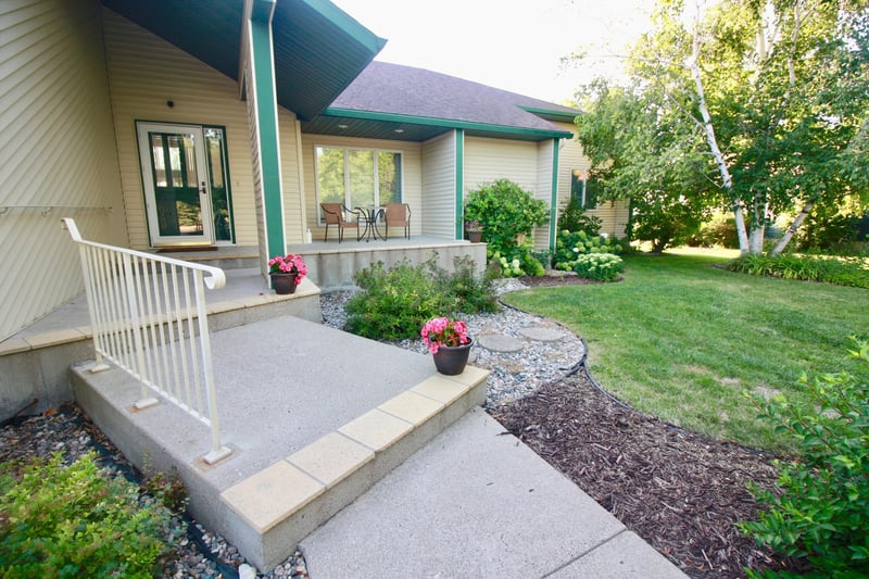 201 Fairway Ct, Breckenridge, MN 56520