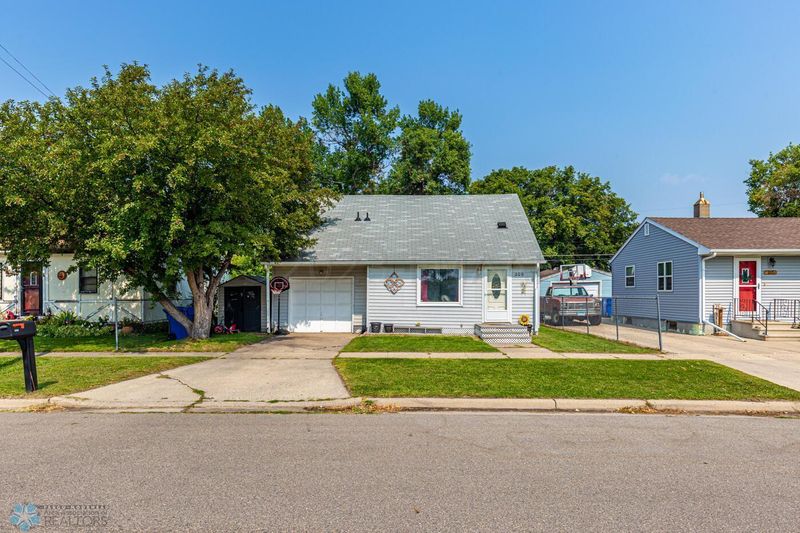 209 2 Ave SW, Dilworth, MN 56529