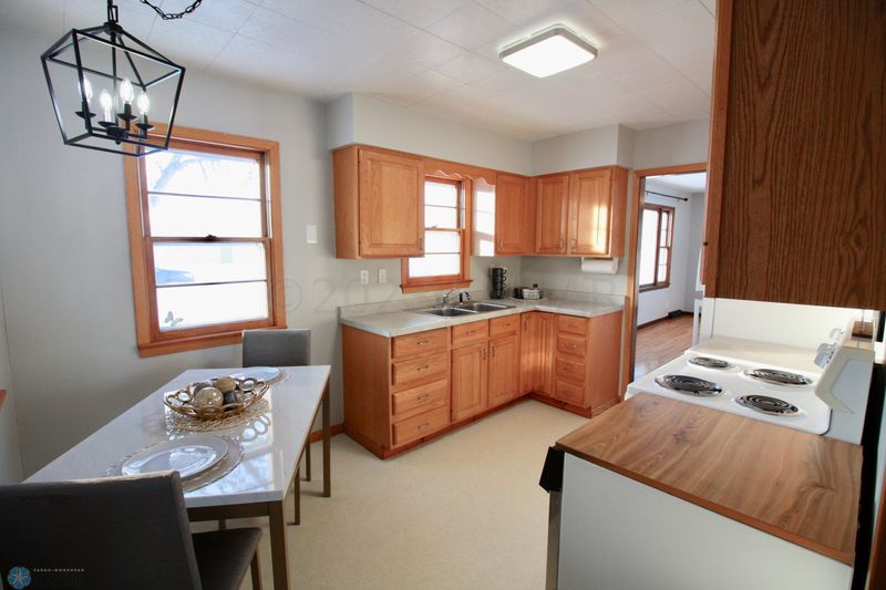 612 6th St S, Breckenridge, MN 56520