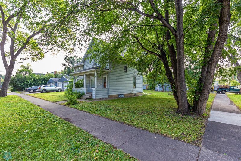 903 7th Ave S, Moorhead, MN 56560