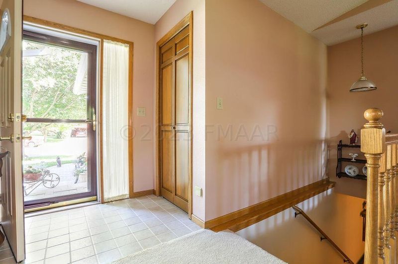 2827 30 St S, Moorhead, MN 56560