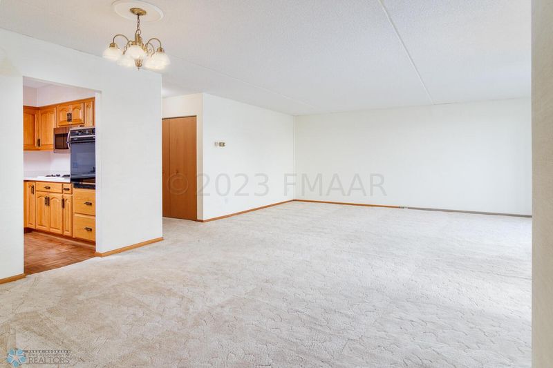 105 3rd St N #605, Moorhead, MN 56560