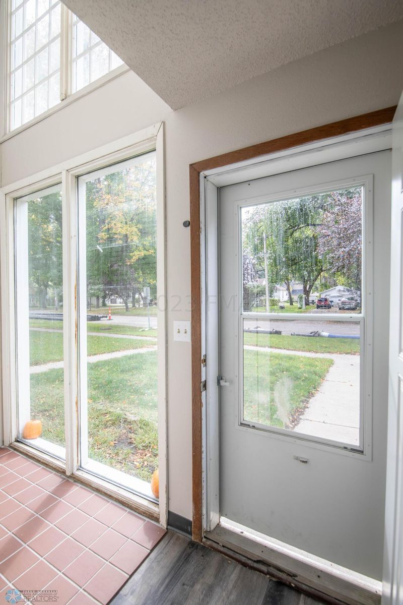 916 4th Ave N, Moorhead, MN 56560