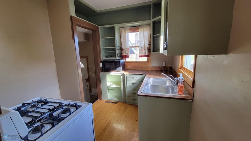 106 1st St, Wolverton, MN 56594