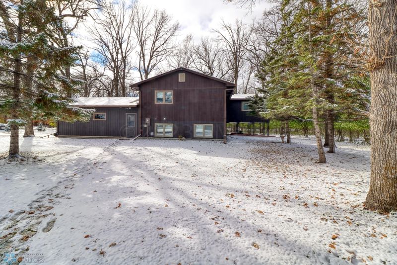 508 66th Ave N, Moorhead, MN 56560