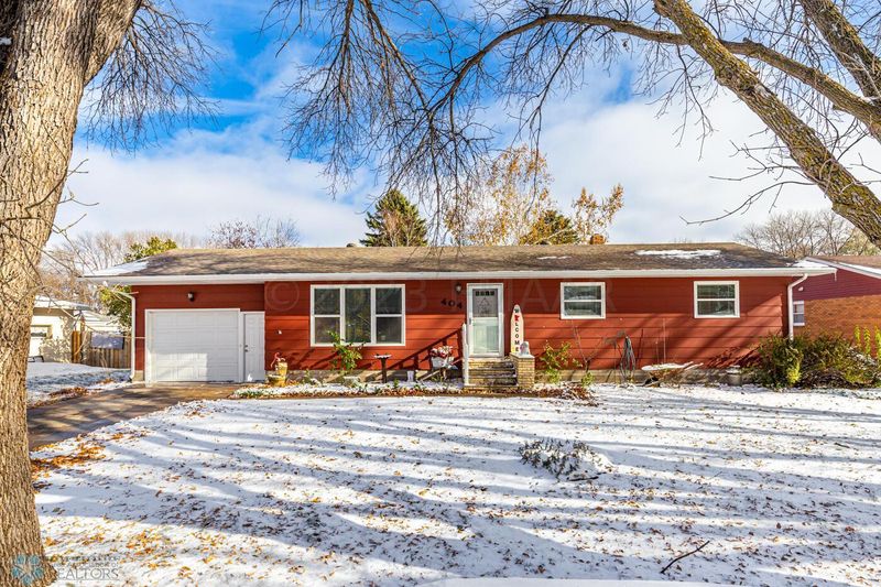 404 6 St NE, Barnesville, MN 56514