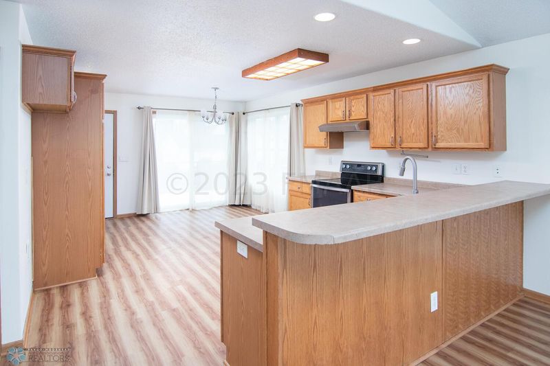 1916 4th Ave N, Moorhead, MN 56560