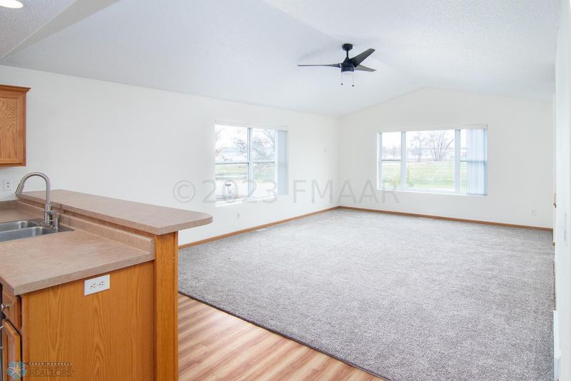 1916 4th Ave N, Moorhead, MN 56560