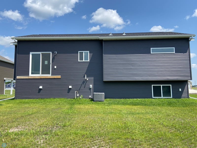 115 18th St SE, Barnesville, MN 56514