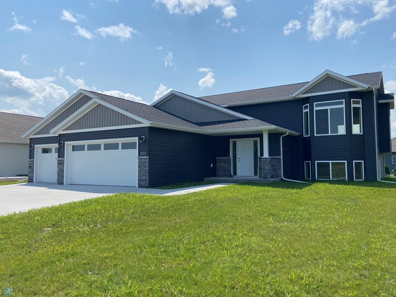 115 18th St SE, Barnesville, MN 56514