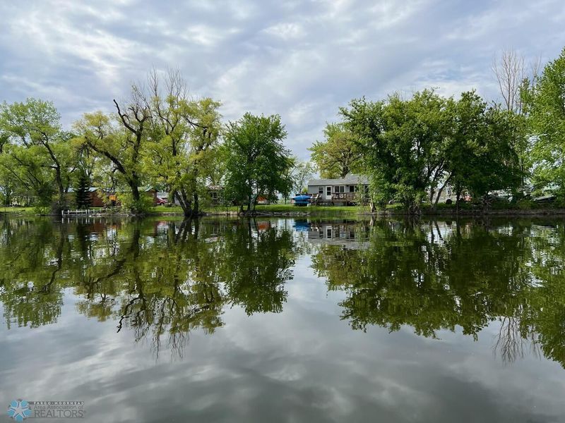 5770 Rainbow Island Dr, Beardsley, MN 56211