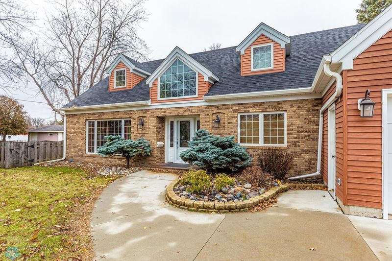 602 6 St NE, Dilworth, MN 56529