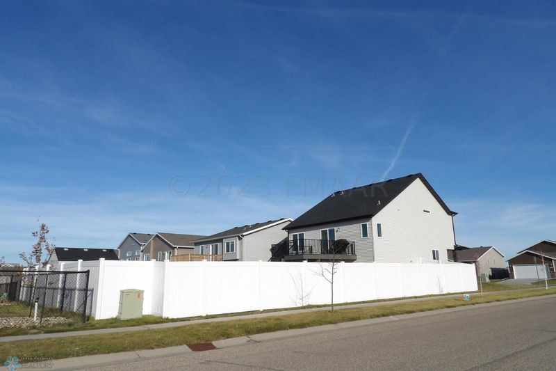 4463 18th St S, Moorhead, MN 56560