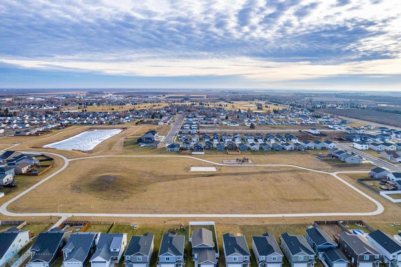 3637 32nd St S, Moorhead, MN 56560