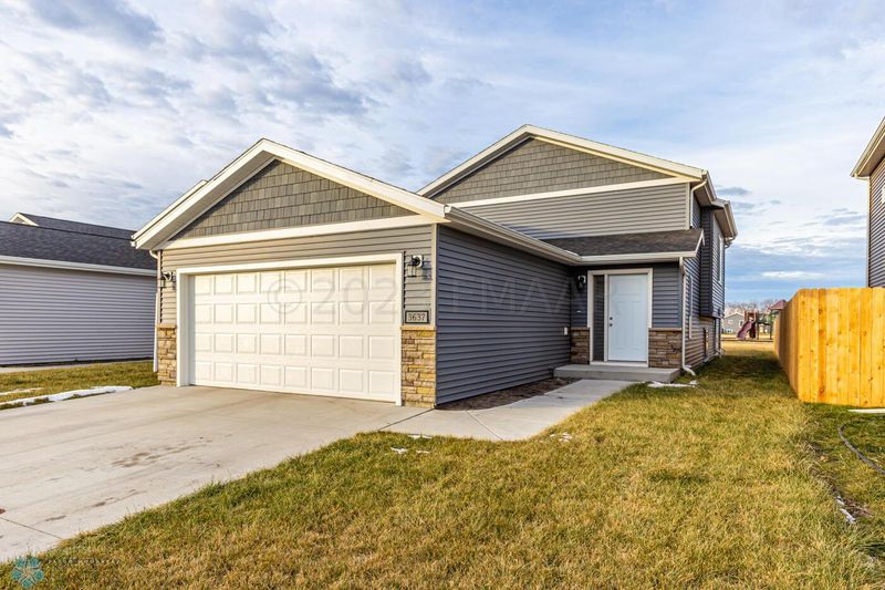 3637 32nd St S, Moorhead, MN 56560