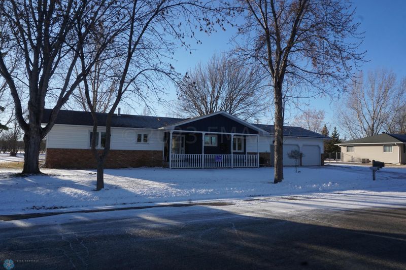 706 4 Ave NE, Barnesville, MN 56514