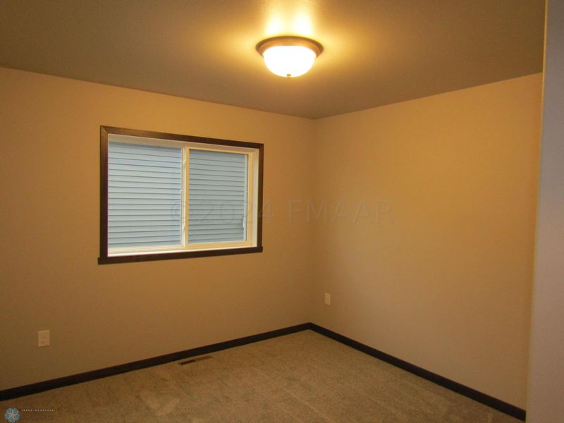 4466 19 St S, Moorhead, MN 56560