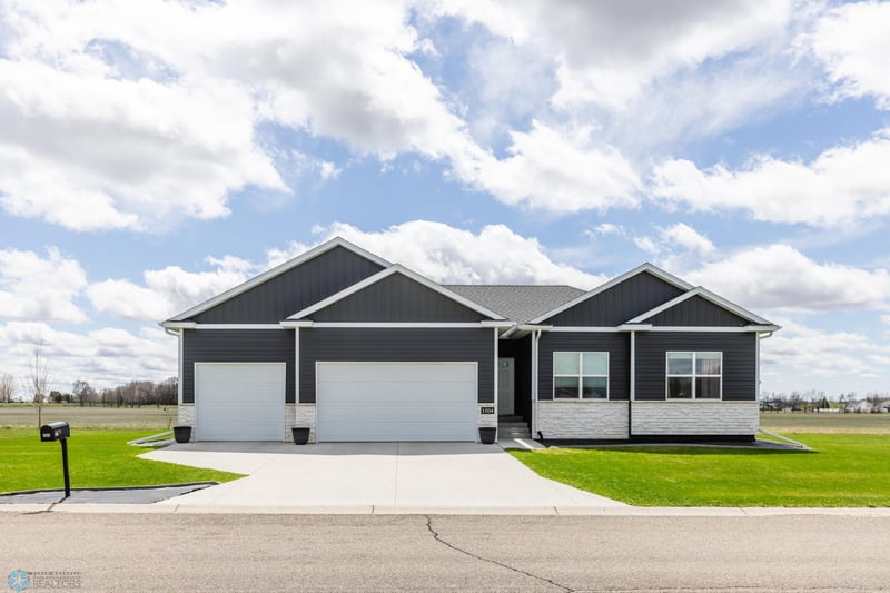 1504 2 Ave SE, Barnesville, MN 56514