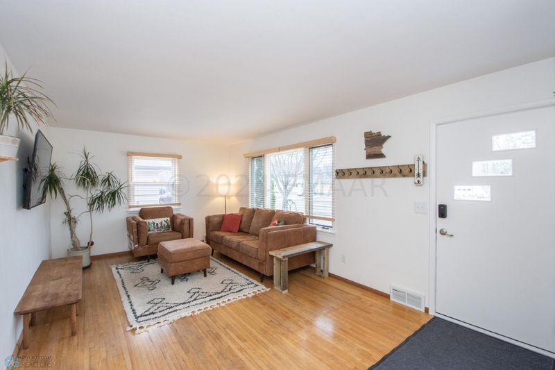 1907 5th St S, Moorhead, MN 56560