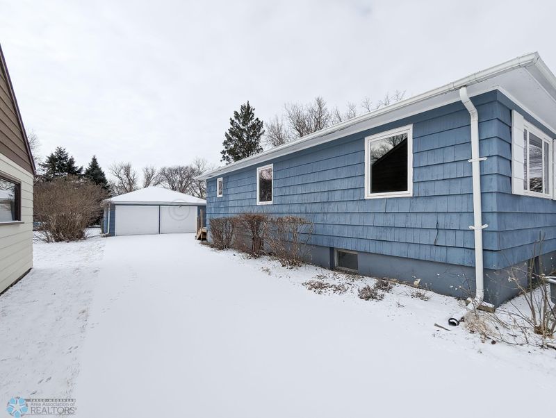 1317 6th Ave N, Moorhead, MN 56560