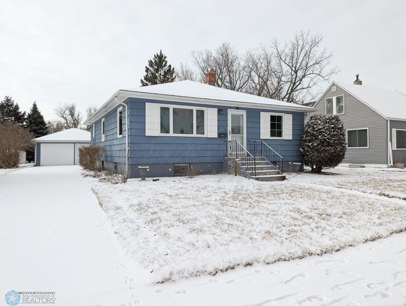 1317 6th Ave N, Moorhead, MN 56560