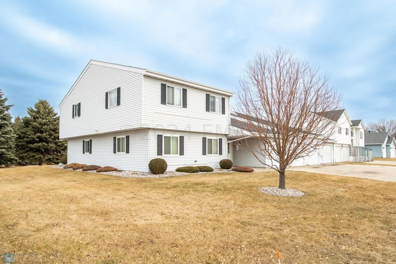 2800 29th Ave S, Moorhead, MN 56560